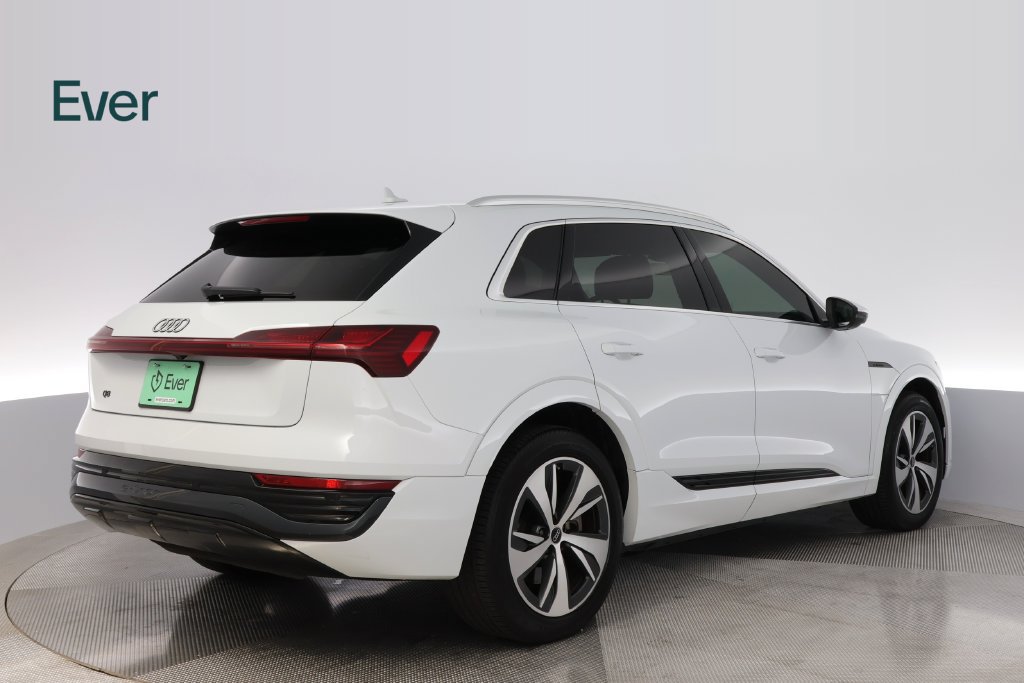 Used 2024 Audi Q8 e-tron Premium AWD/4WD image 3