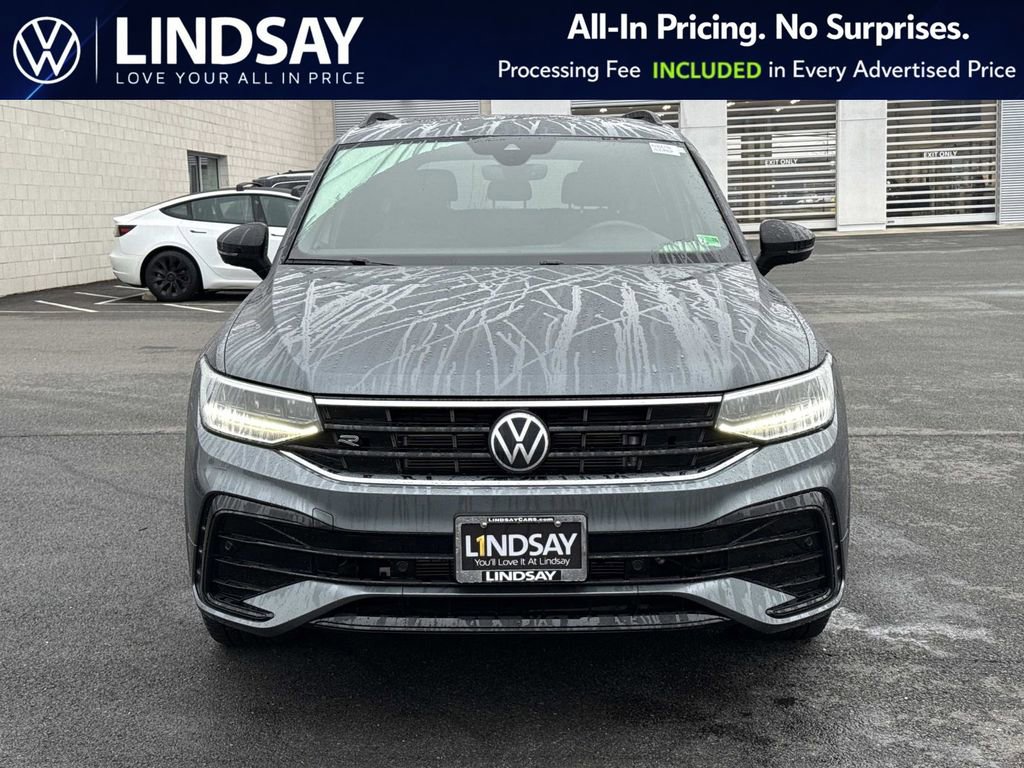 Used 2023 Volkswagen Tiguan SE R-Line AWD/4WD image 7
