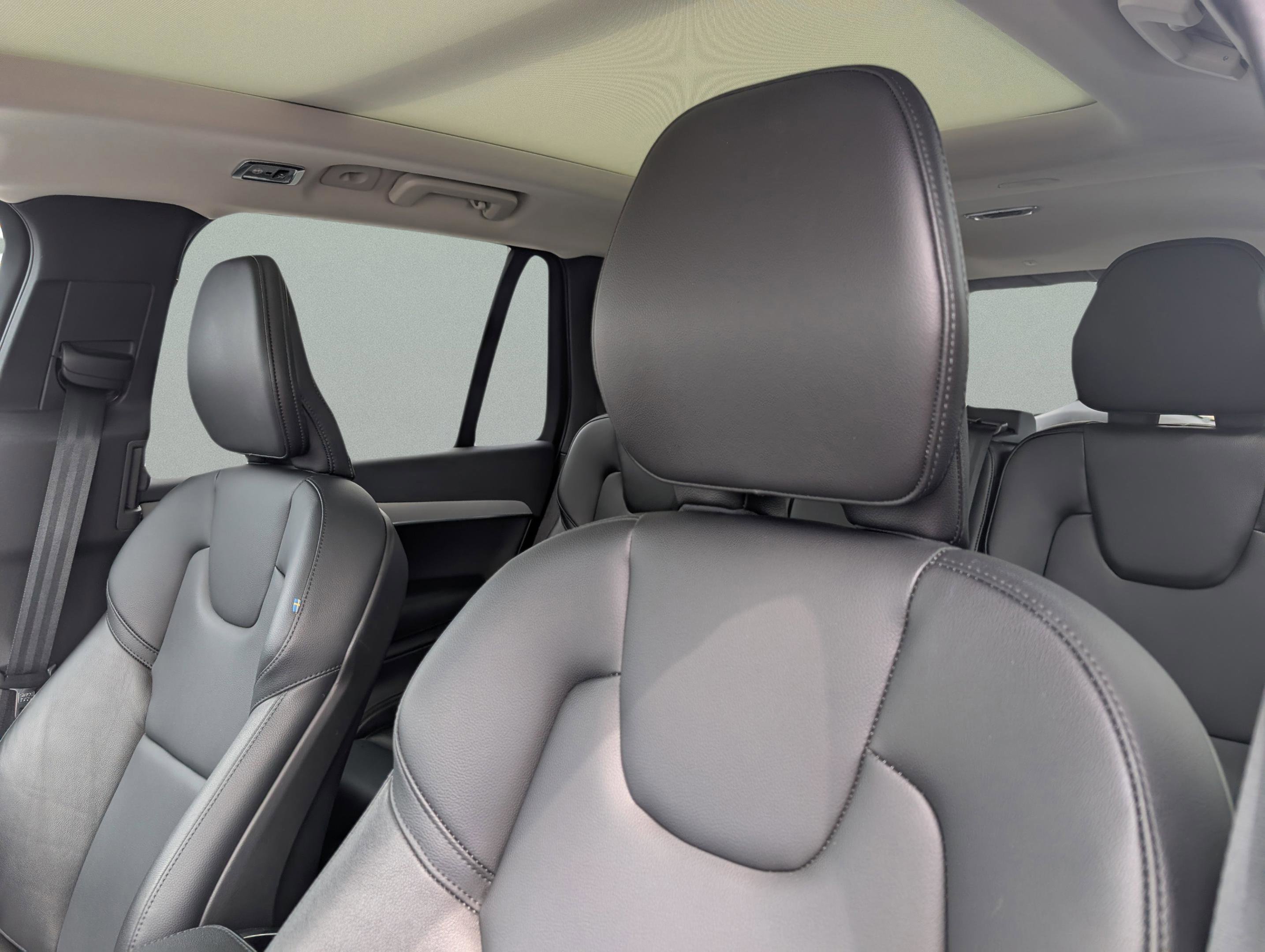 Used 2022 Volvo XC90 T5 Momentum image 71