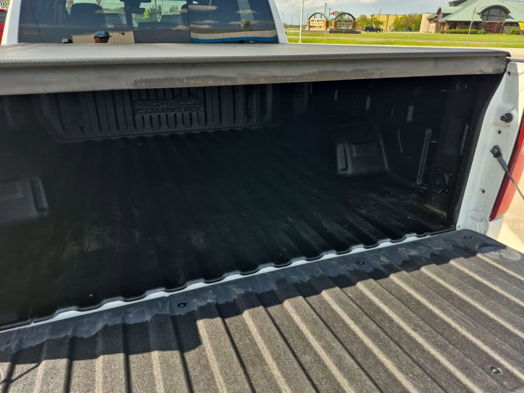Used 2019 Chevrolet Silverado 1500 High Country w/ Technology Package AWD/4WD image 23