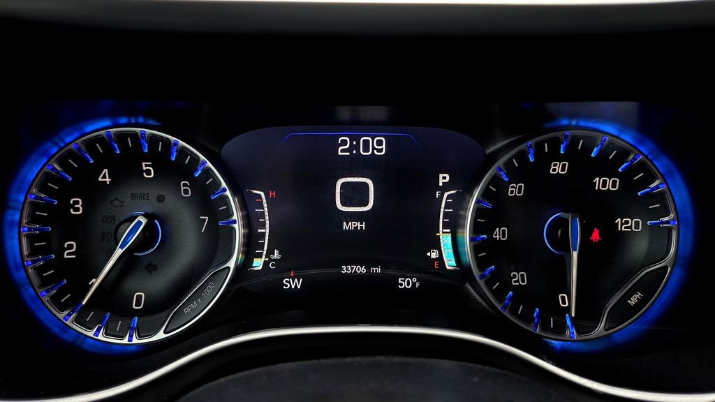 Used 2025 Chrysler Pacifica Select FWD image 27