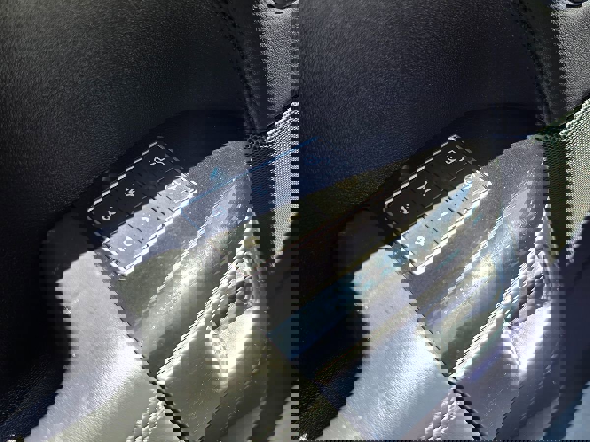 Used 2017 Land Rover Range Rover HSE image 30