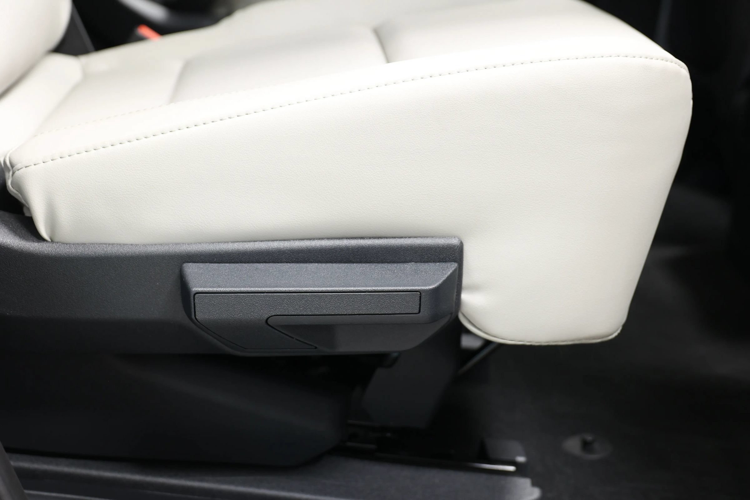 Used 2025 Lincoln Navigator Reserve AWD/4WD image 92