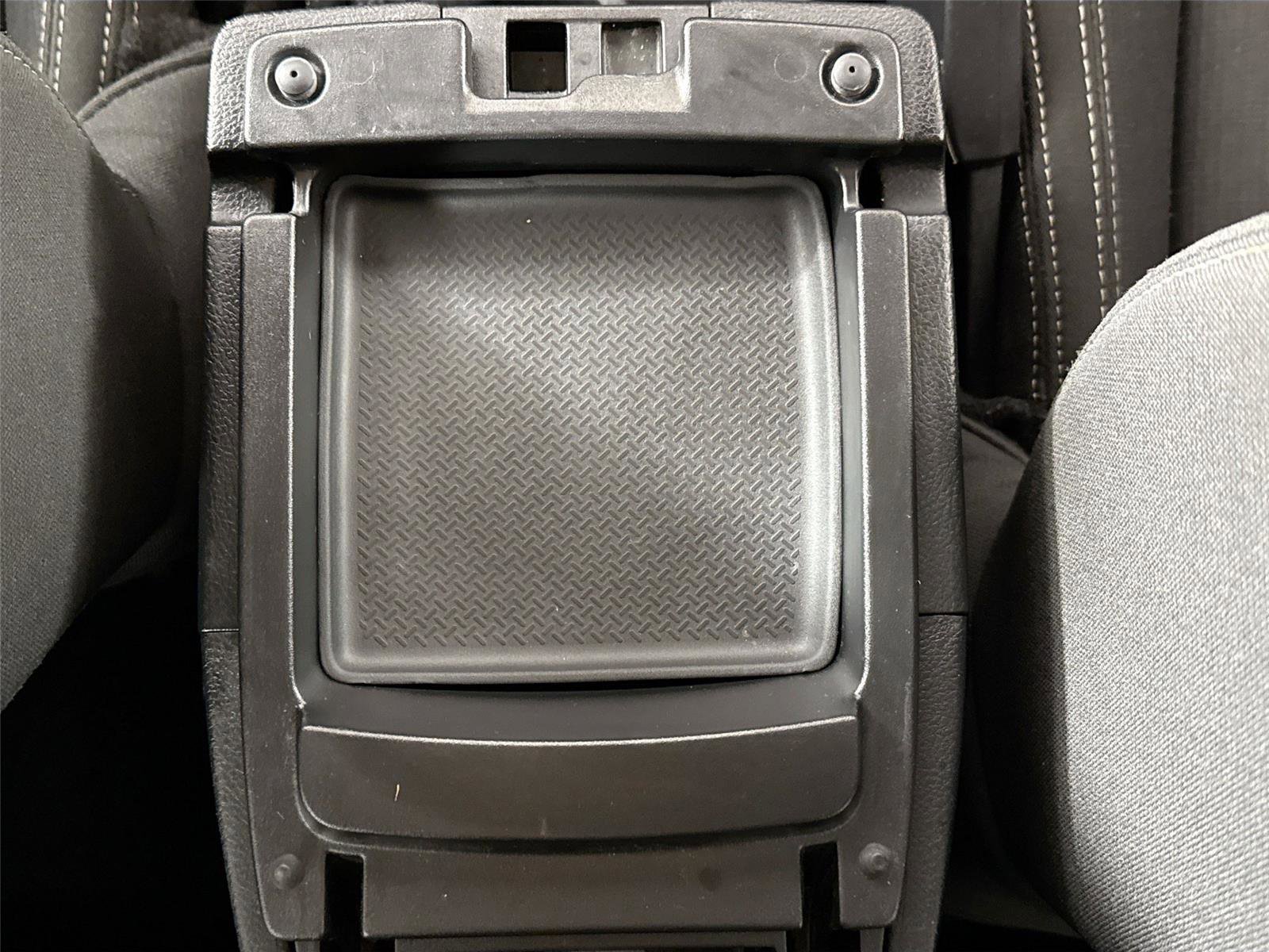 Used 2017 Jeep Wrangler Sahara w/ Connectivity Group image 40