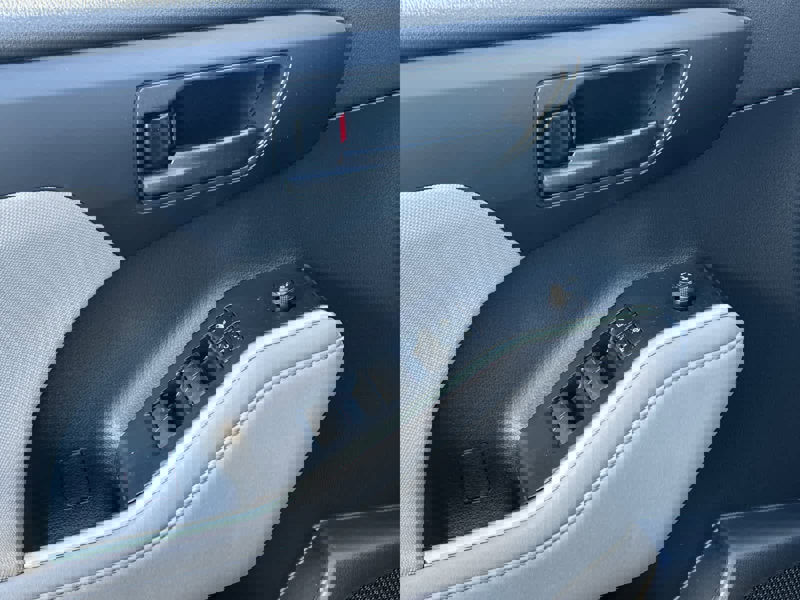 Used 2021 Toyota Highlander LE image 13