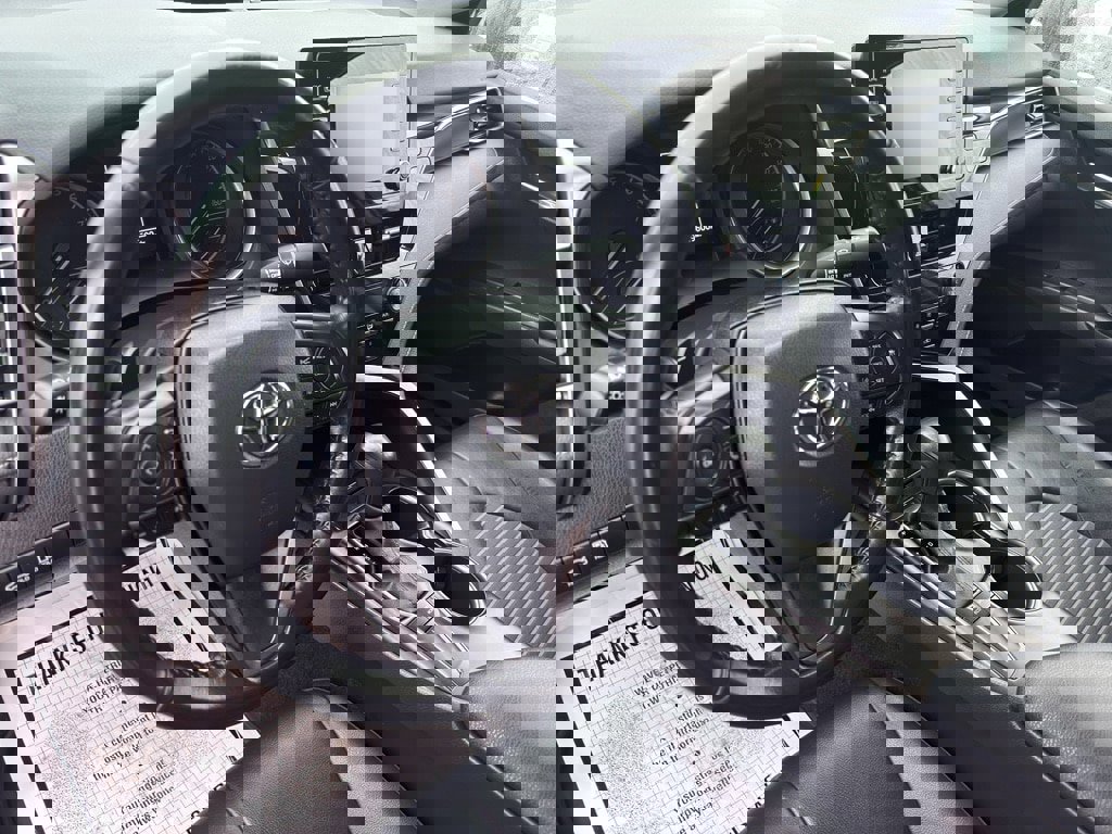 Used 2023 Toyota Camry SE image 10