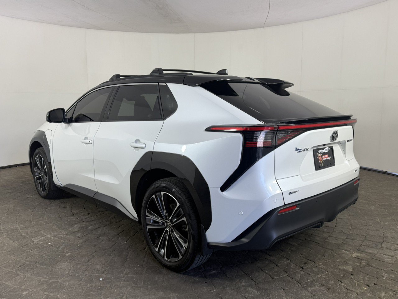 Used 2025 Toyota bZ4X AWD image 5