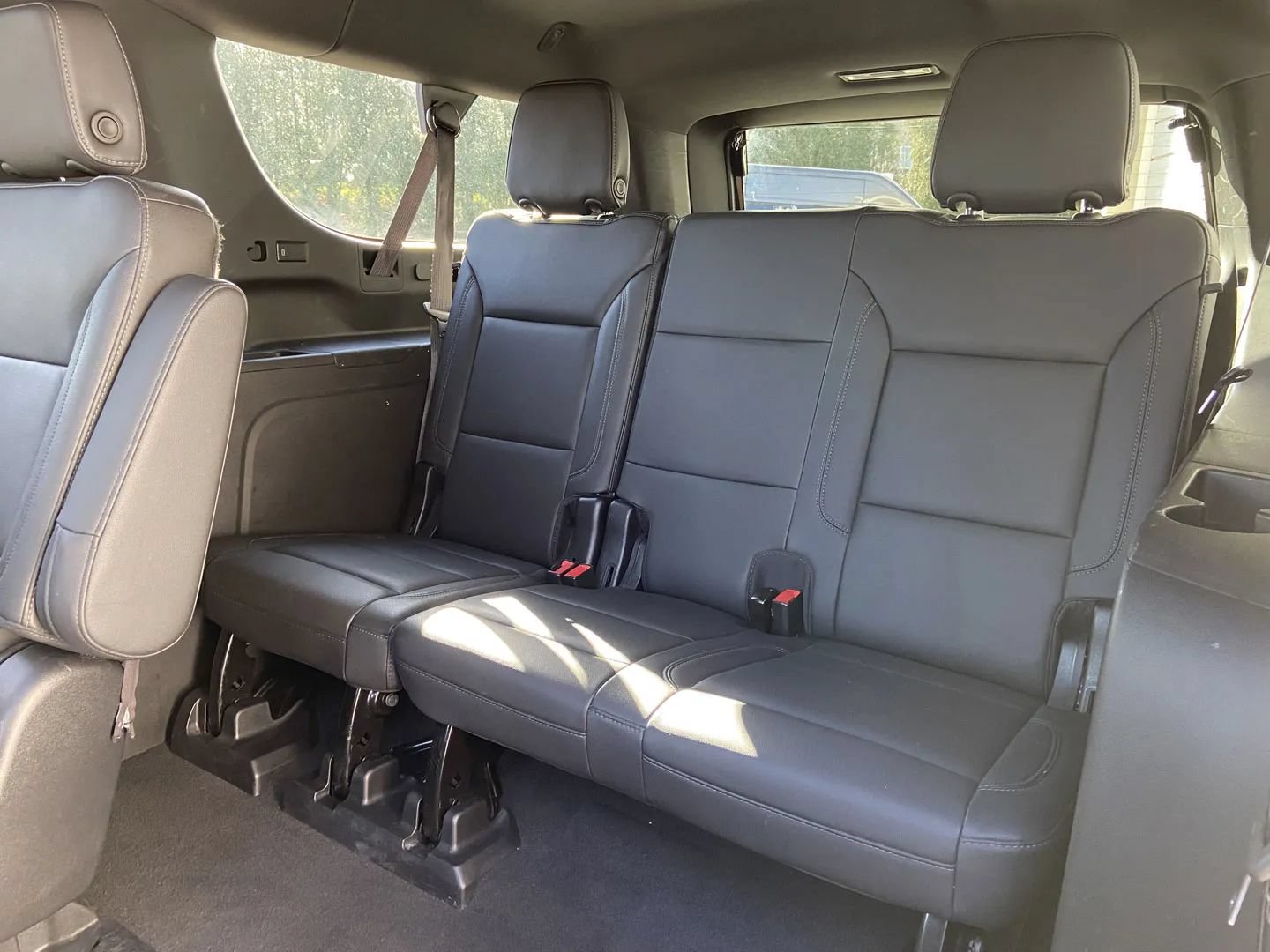 Used 2022 Chevrolet Suburban Z71 w/ Off-Road Capability Package AWD/4WD image 29