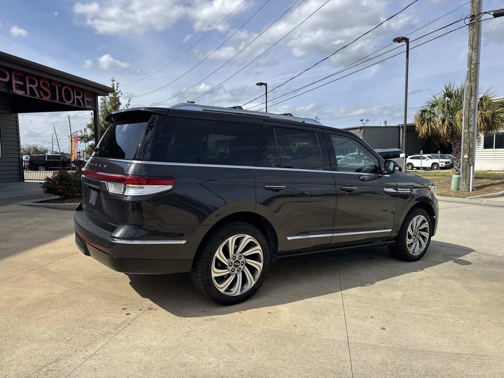Certified 2024 Lincoln Navigator Premiere image 8