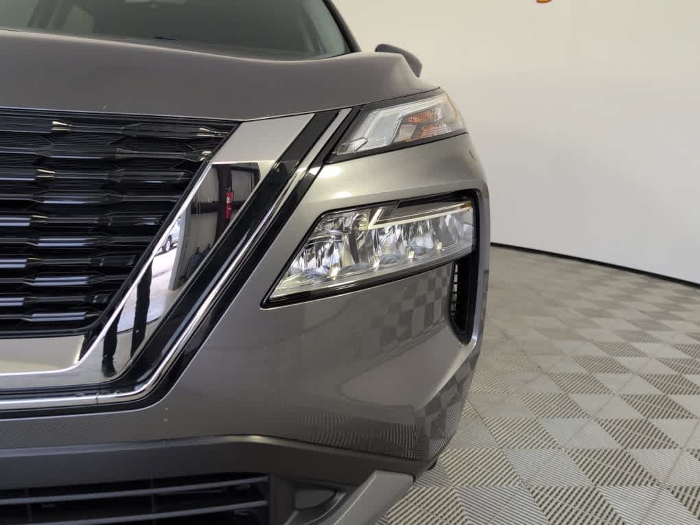 Used 2023 Nissan Rogue SV FWD image 10