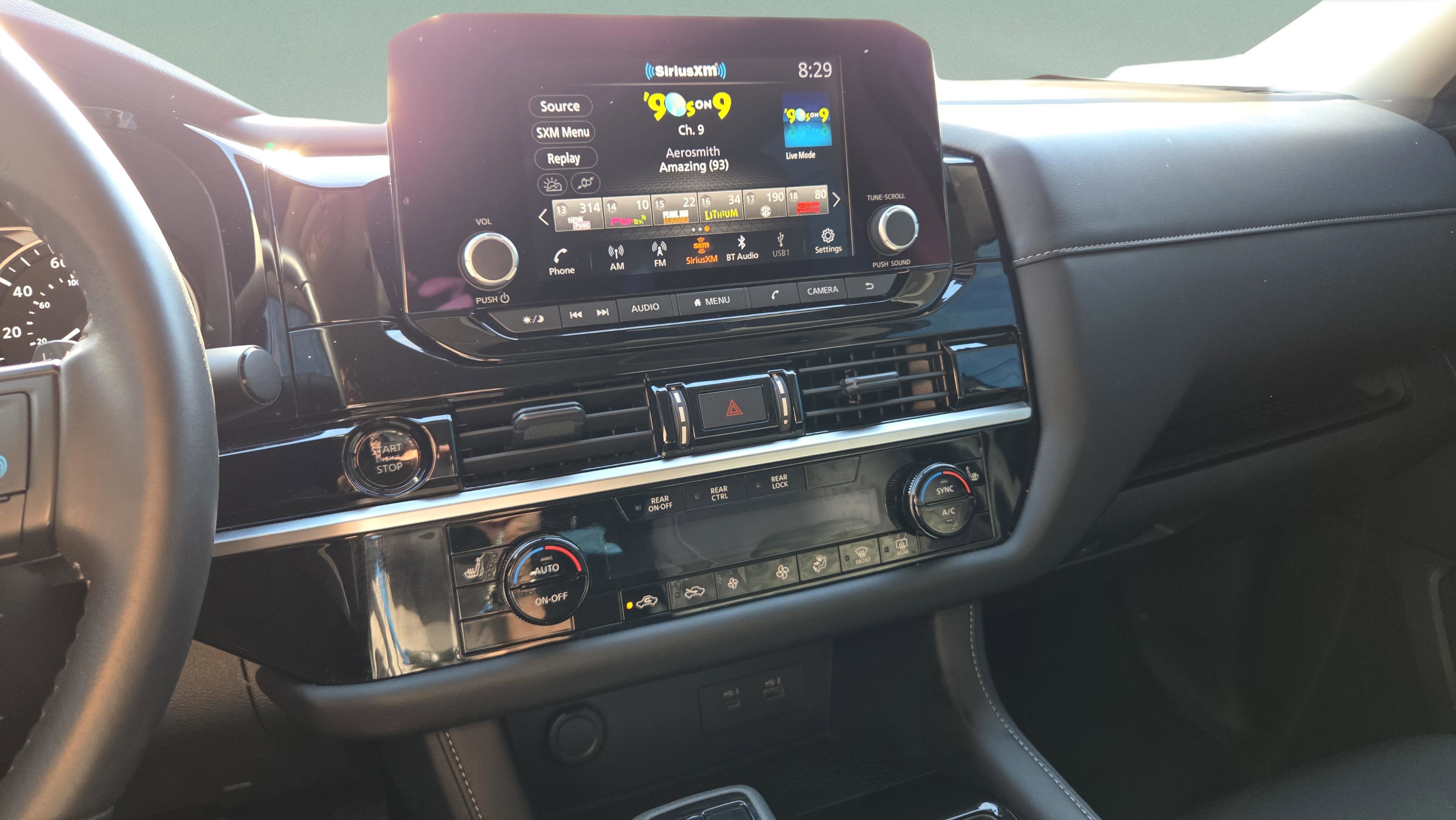 Certified 2025 Nissan Pathfinder SV image 24