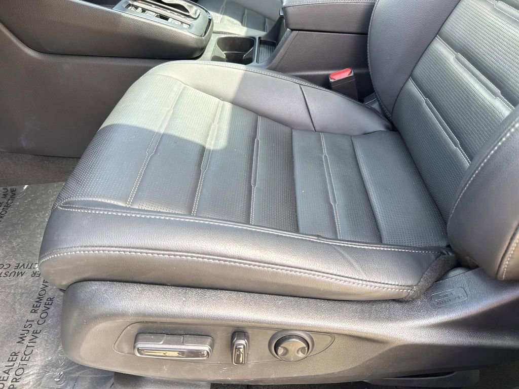 Used 2025 Honda CR-V EX-L image 27