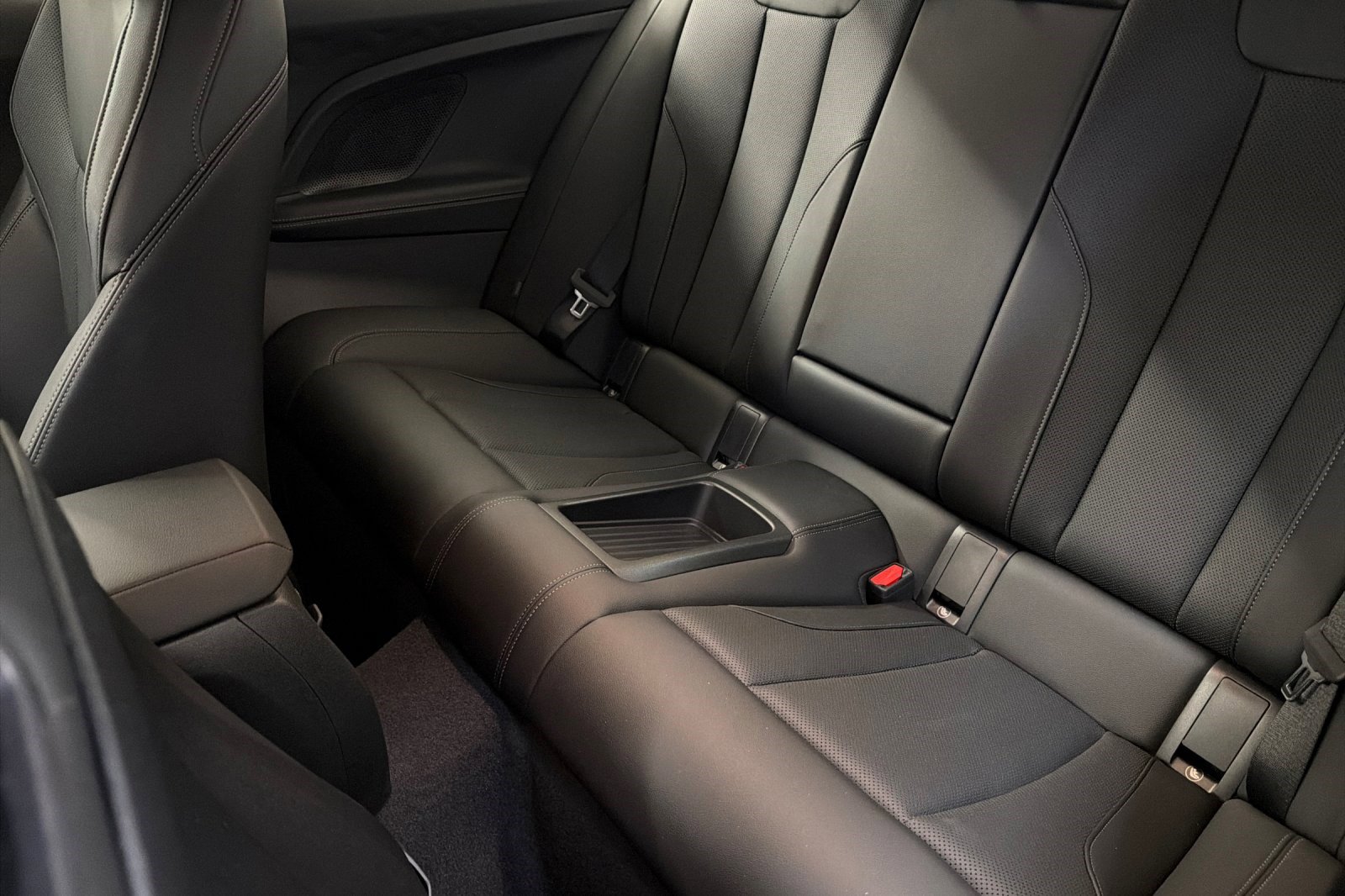 Used 2025 BMW 230i Coupe w/ Convenience Package image 27