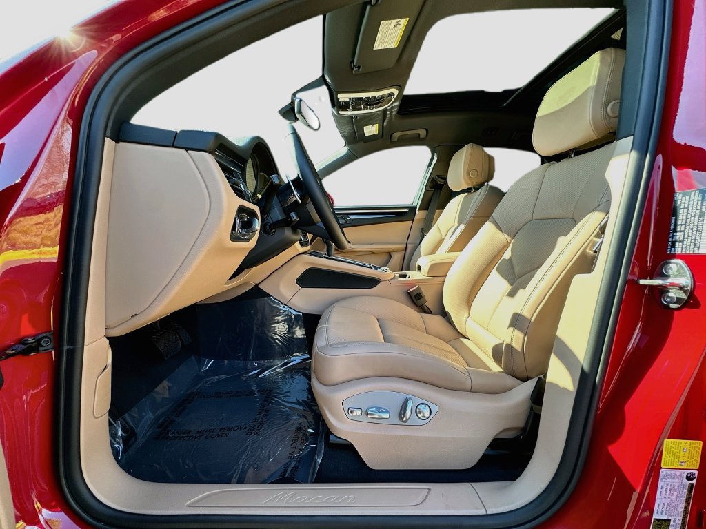 New 2026 Porsche Macan AWD/4WD image 5