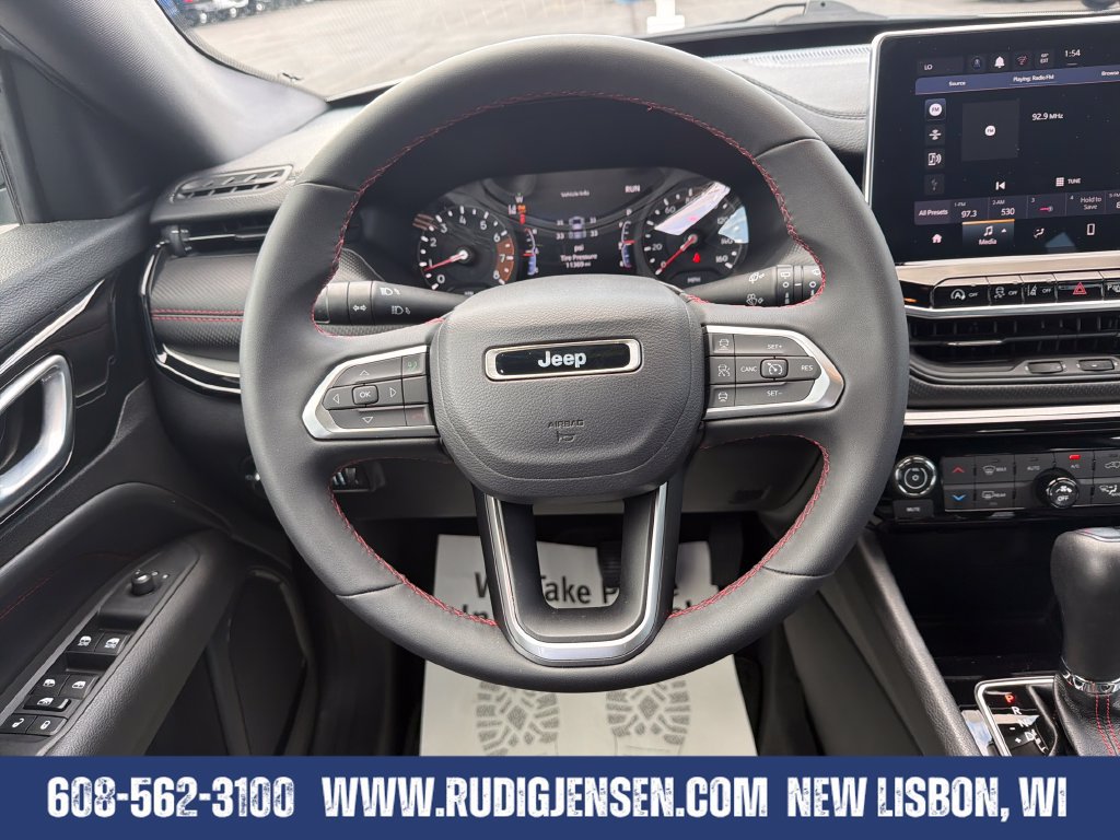 Used 2025 Jeep Compass Trailhawk AWD/4WD image 14