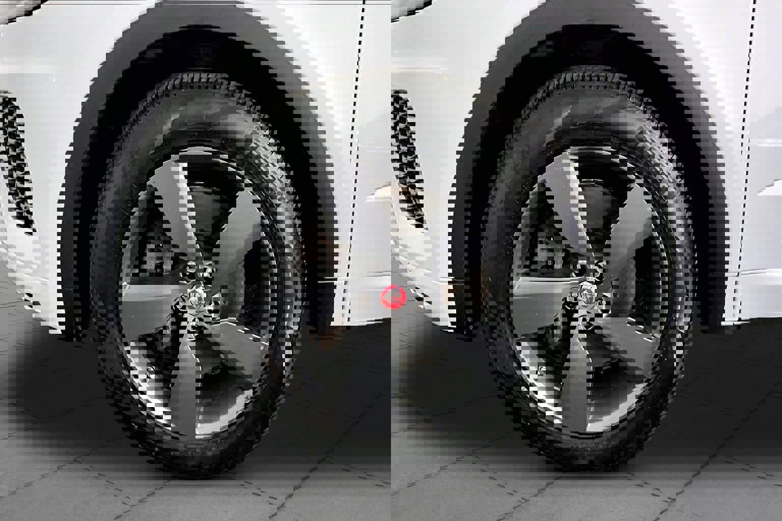 Used 2020 Jaguar E-PACE Checkered Flag image 11