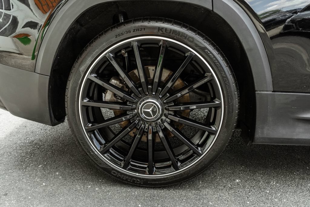 Used 2023 Mercedes-Benz GLB 35 AMG 4MATIC w/ AMG Night Package Plus image 31