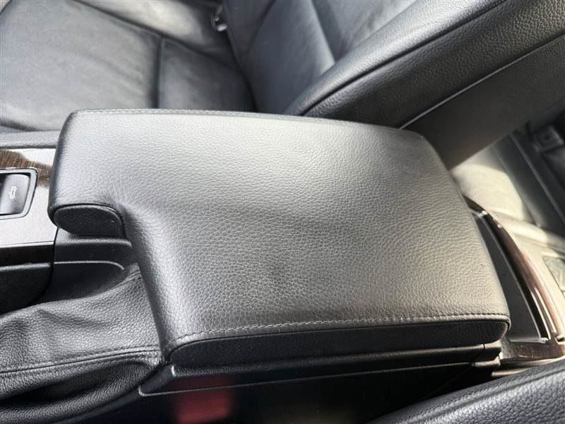Used 2012 BMW 328i Convertible RWD image 30