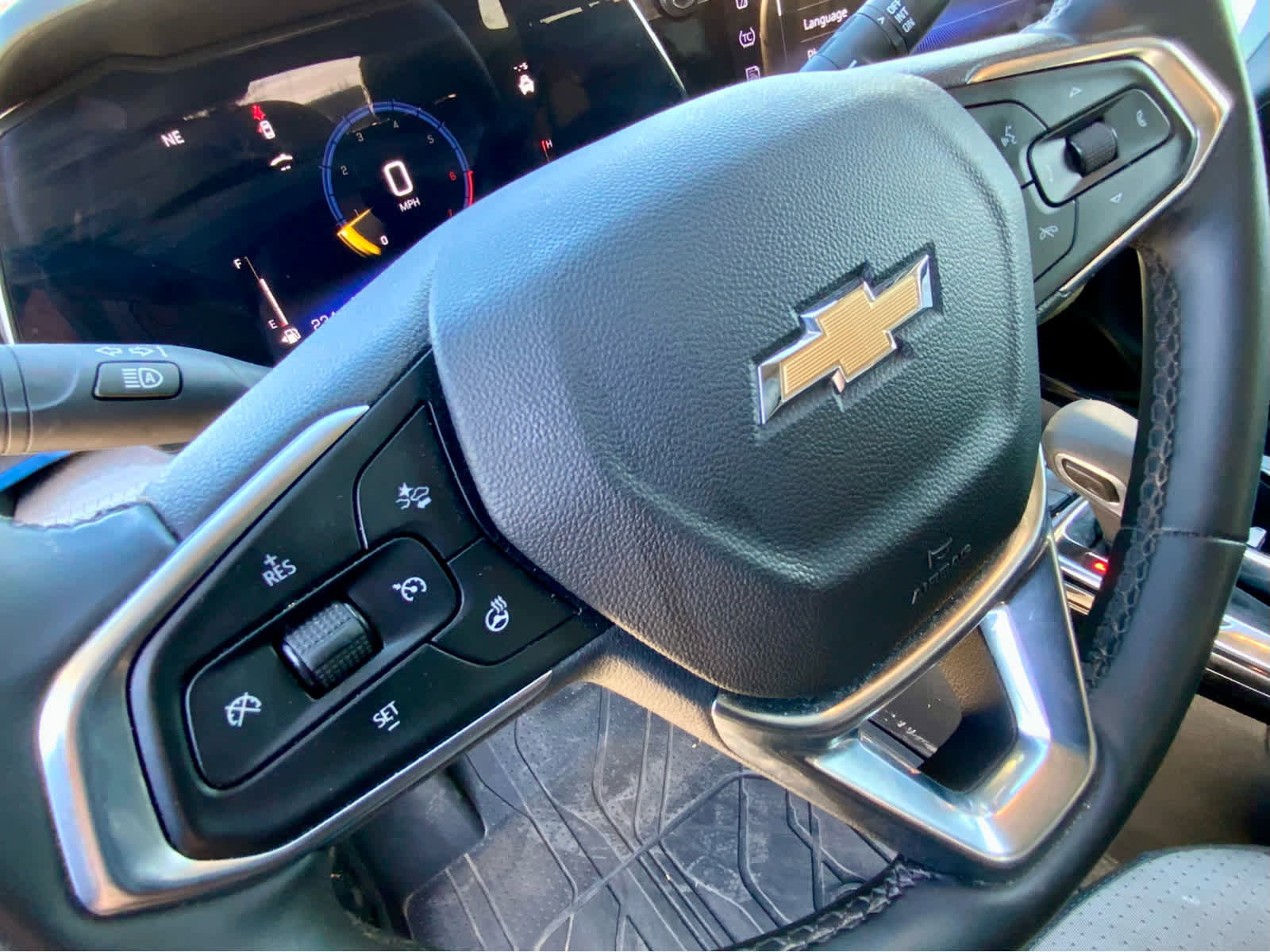 Certified 2025 Chevrolet Trax LT w/ Driver Confidence Package image 34