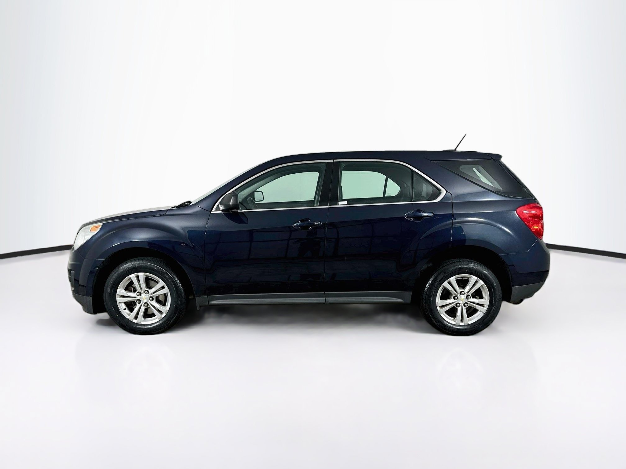 Used 2015 Chevrolet Equinox LS AWD/4WD image 4