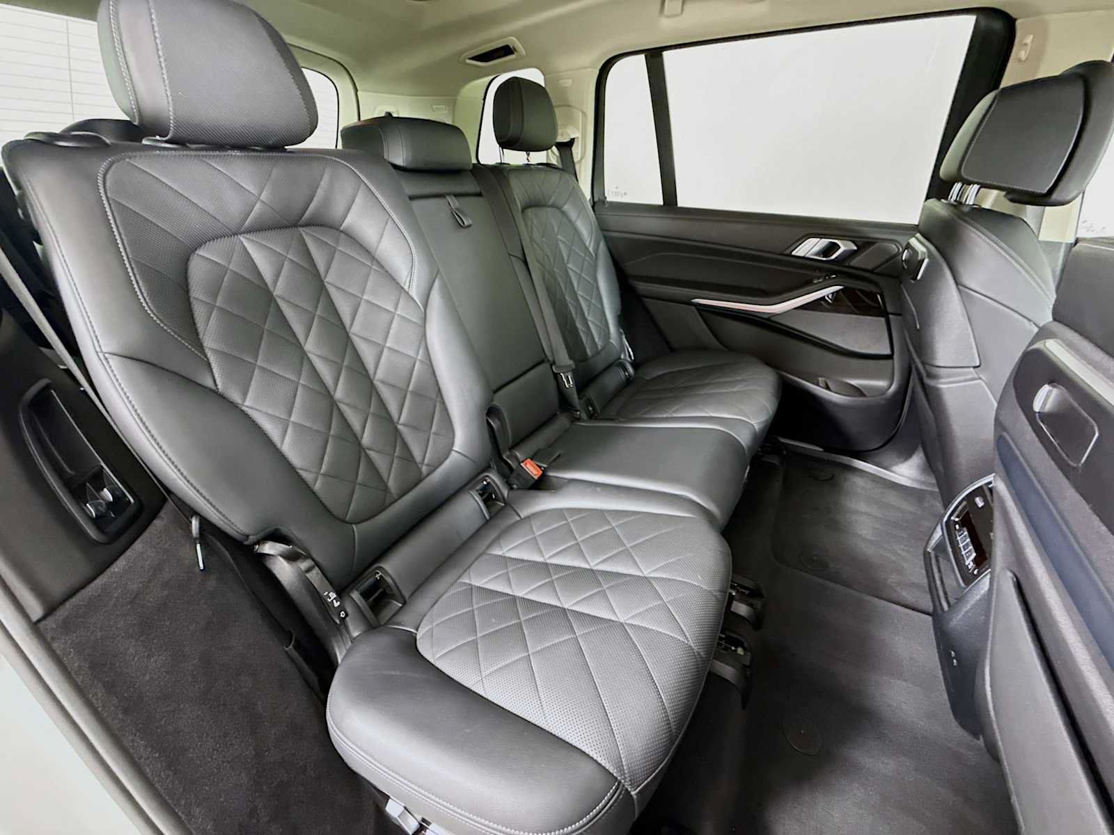 Used 2024 BMW X7 xDrive40i w/ Premium Package AWD/4WD image 29
