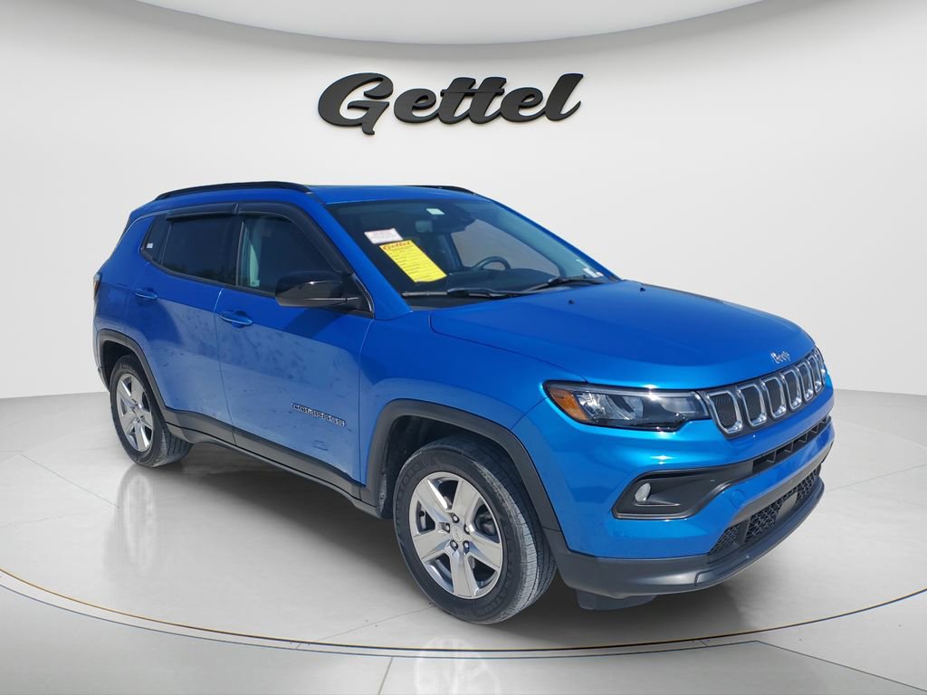 Used 2022 Jeep Compass Latitude w/ Sun and Sound Group FWD image 3