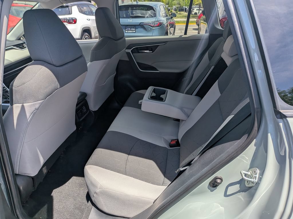 Used 2020 Toyota RAV4 XLE w/ All Weather Liner Package AWD/4WD image 32