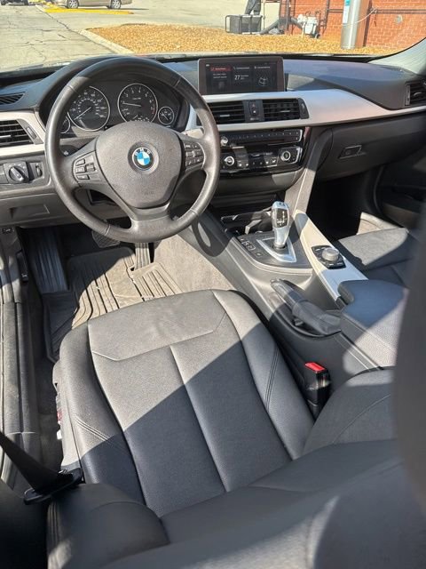 Used 2018 BMW 320i Sedan w/ Convenience Package image 14