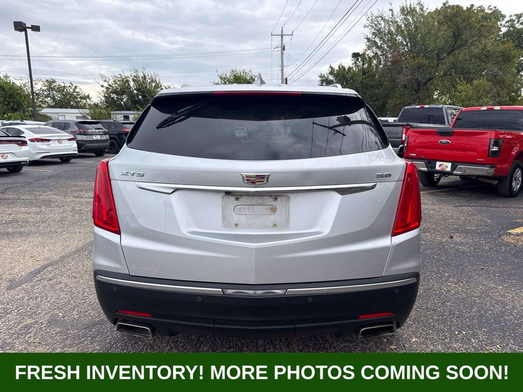 Used 2017 Cadillac XT5 Premium Luxury FWD image 3