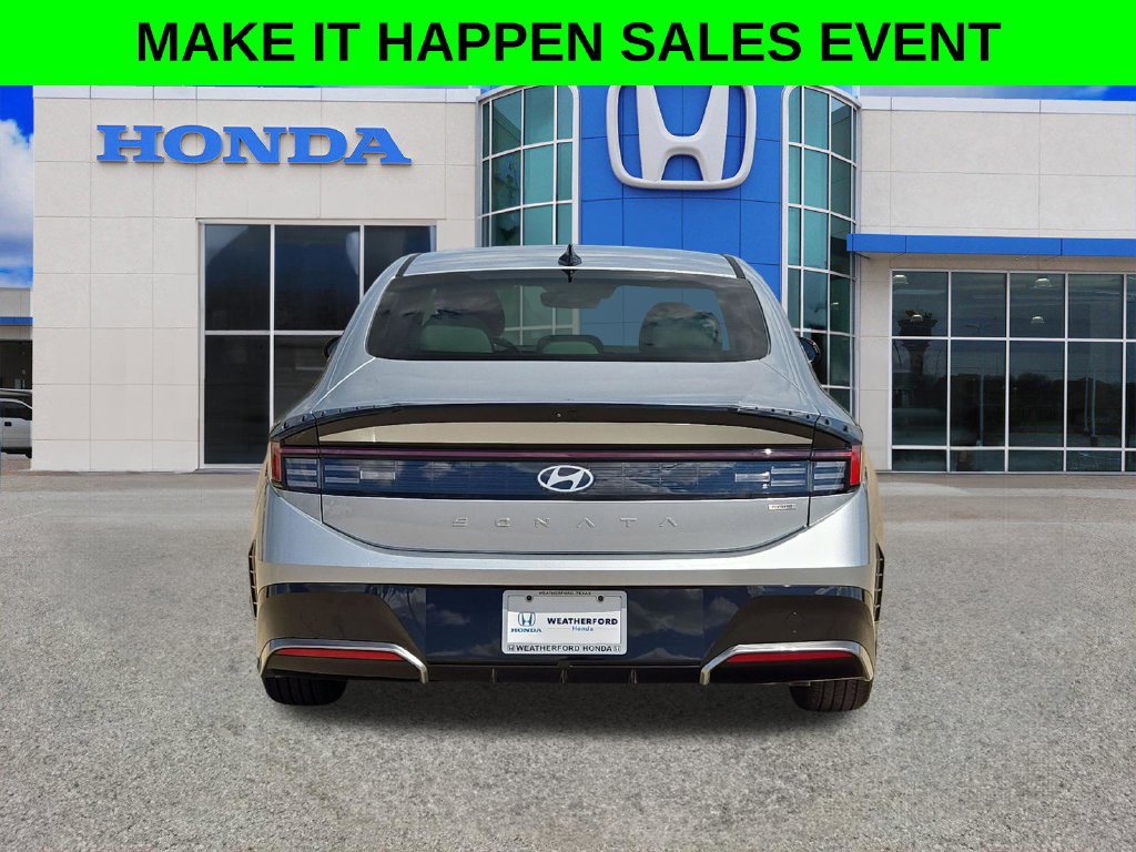 Used 2025 Hyundai Sonata SEL FWD image 4