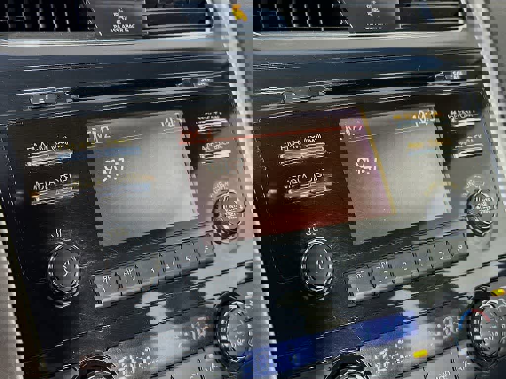 Used 2014 Nissan Altima 2.5 SV image 16