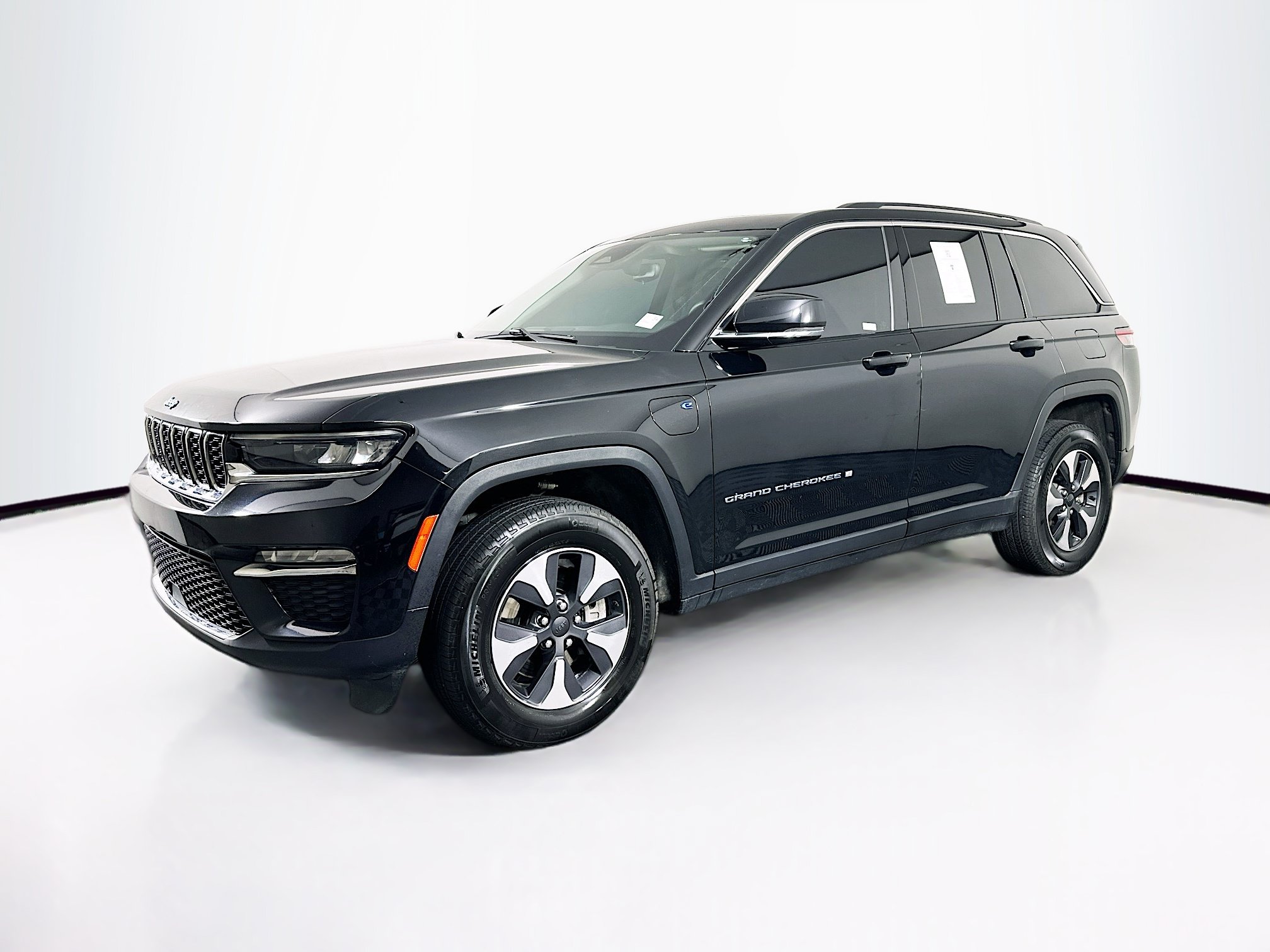 Used 2022 Jeep Grand Cherokee Limited 4xe AWD/4WD image 3