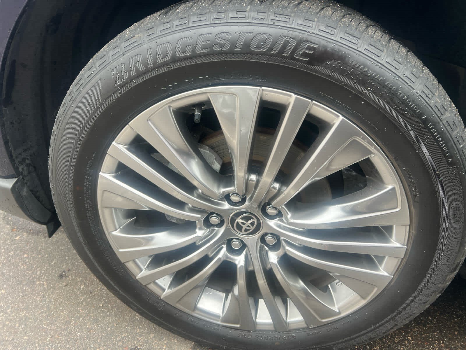 Used 2023 Toyota Venza Limited AWD/4WD image 14