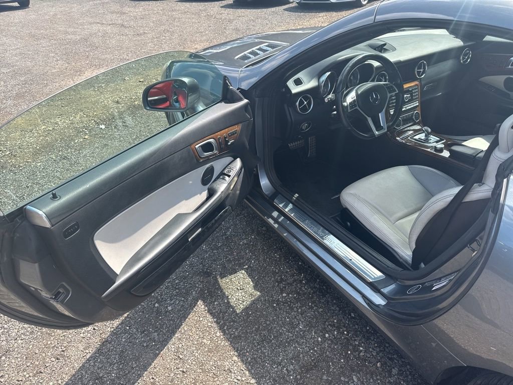 Used 2016 Mercedes-Benz SLK 300 image 31