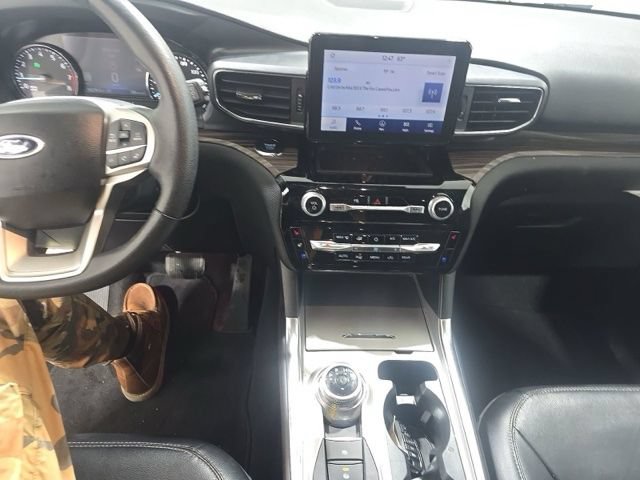 Used 2024 Ford Explorer Limited AWD/4WD image 9