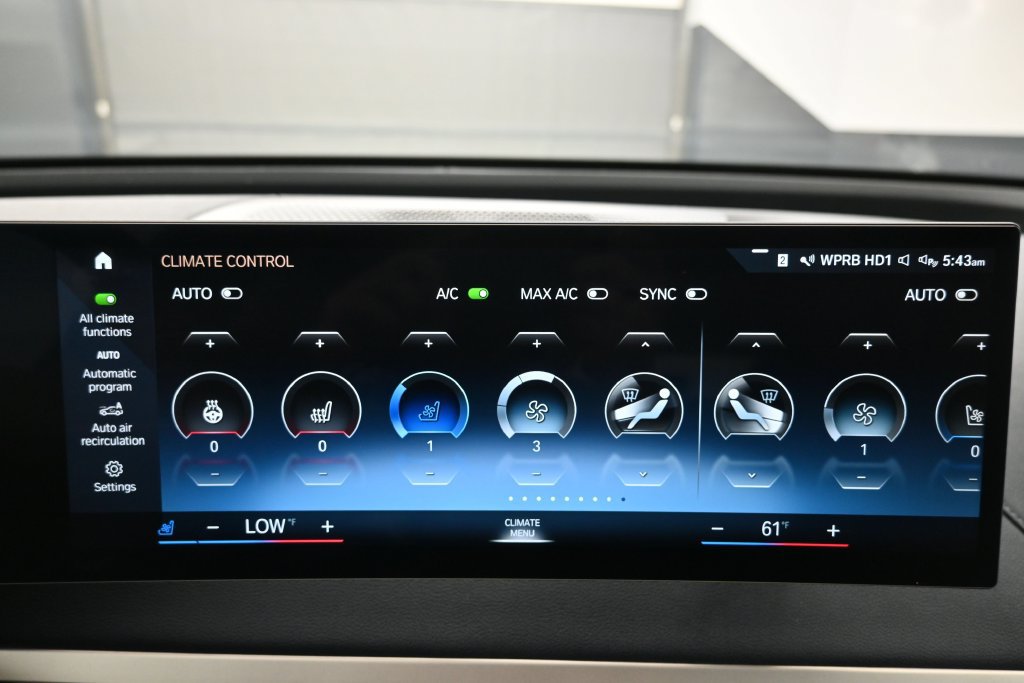 Used 2023 BMW iX xDrive50 w/ Sport Package AWD/4WD image 12