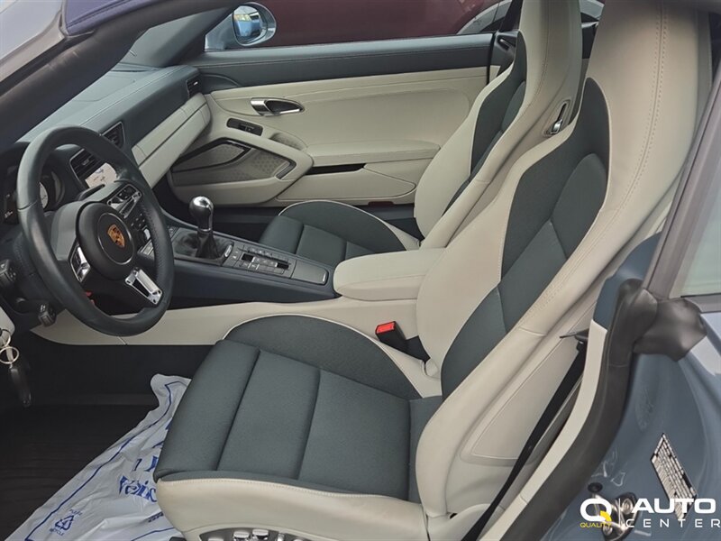 Used 2018 Porsche 911 Carrera GTS RWD image 2
