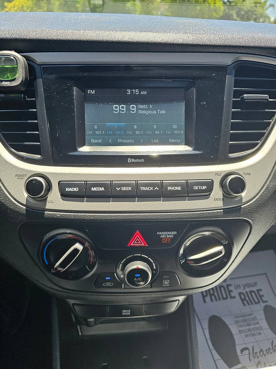 Used 2020 Hyundai Accent SE FWD image 14