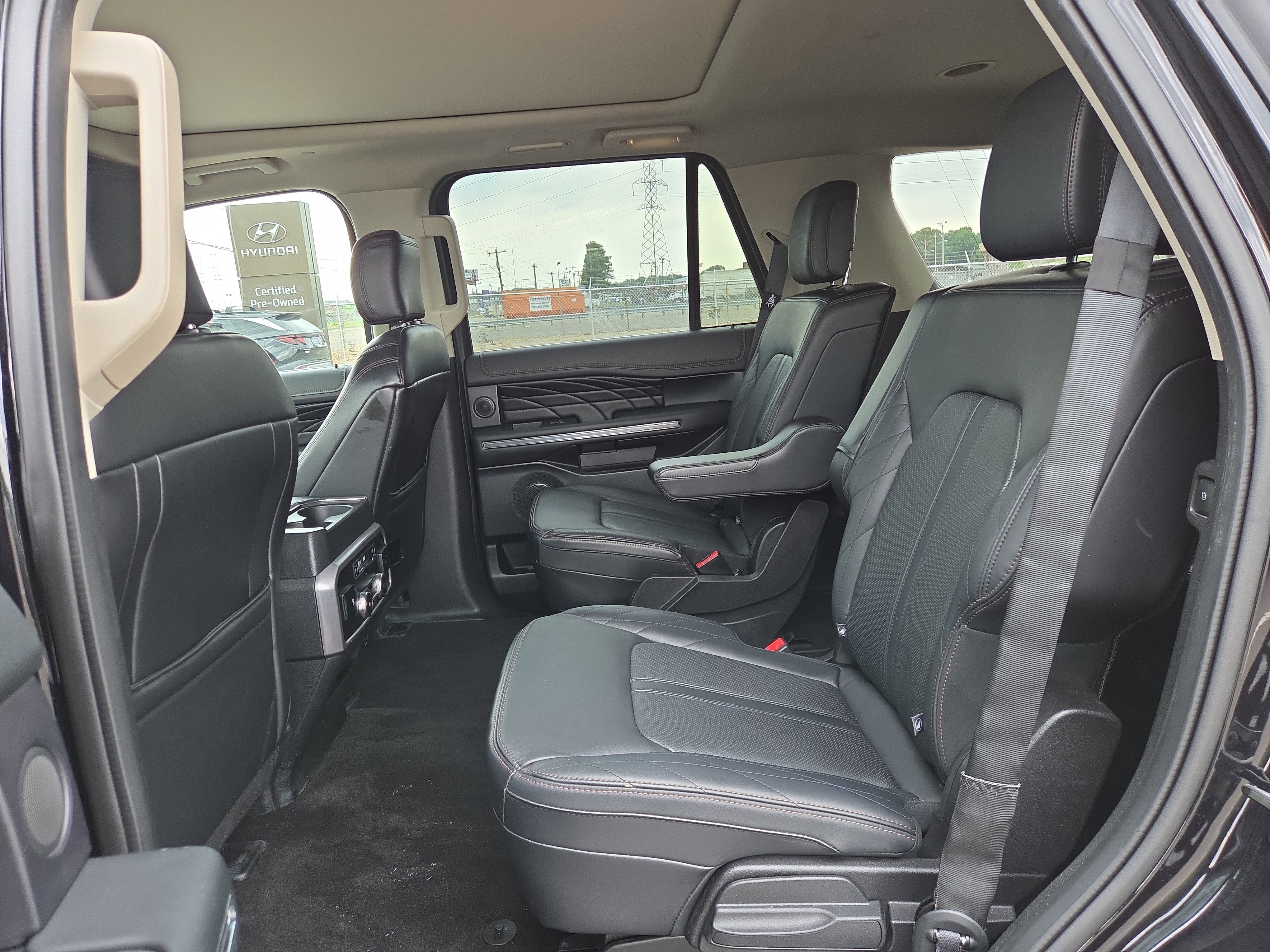 Used 2019 Ford Expedition Platinum RWD image 8