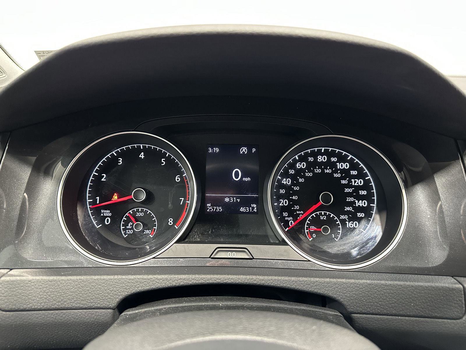 Used 2019 Volkswagen Golf S image 18