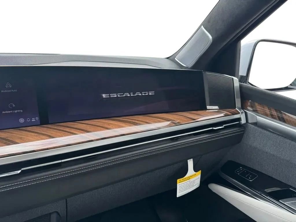 New 2026 Cadillac Escalade ESV Platinum Sport w/ LPO, ONYX Package image 29