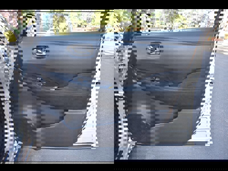 Used 2016 Nissan Leaf SV image 33