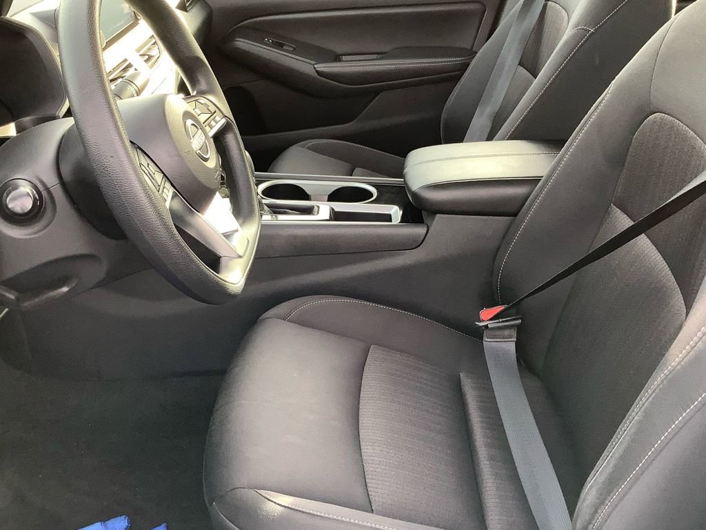 Used 2024 Nissan Altima 2.5 SV image 7