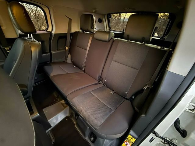 Used 2011 Toyota FJ Cruiser 4WD image 41