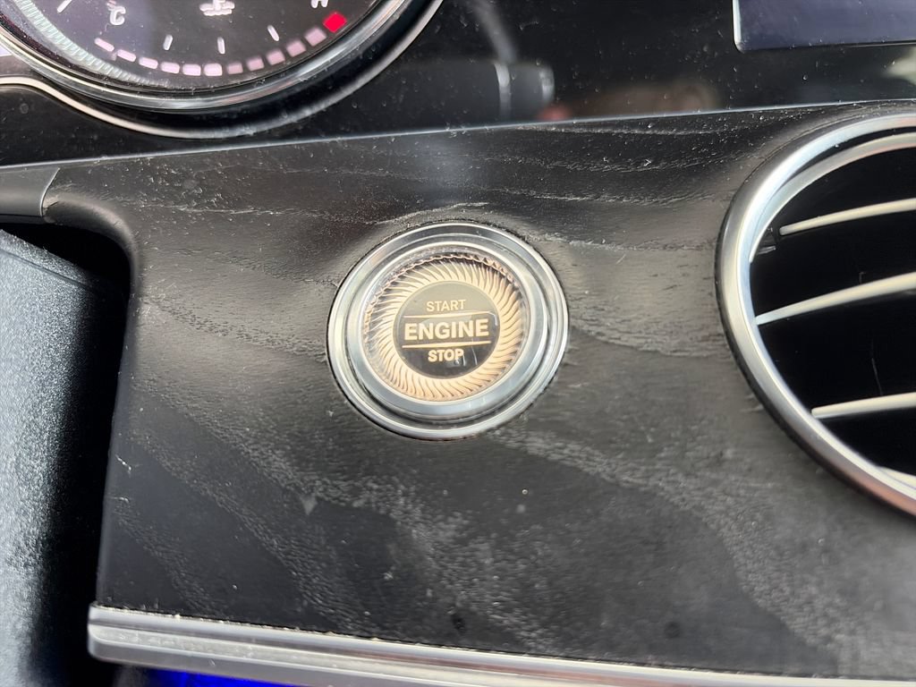 Used 2017 Mercedes-Benz E 300 4MATIC image 31