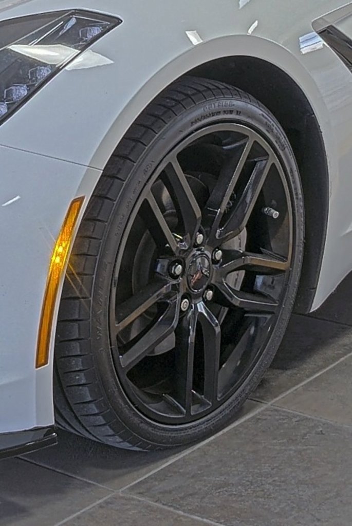 Used 2019 Chevrolet Corvette Stingray Coupe w/ Carbon Flash Badge Package image 20