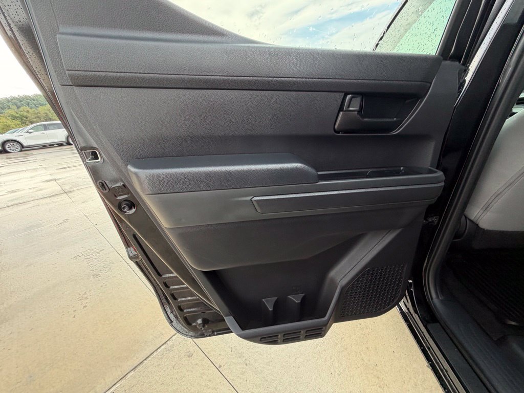 Used 2024 Toyota Tacoma SR5 AWD/4WD image 10