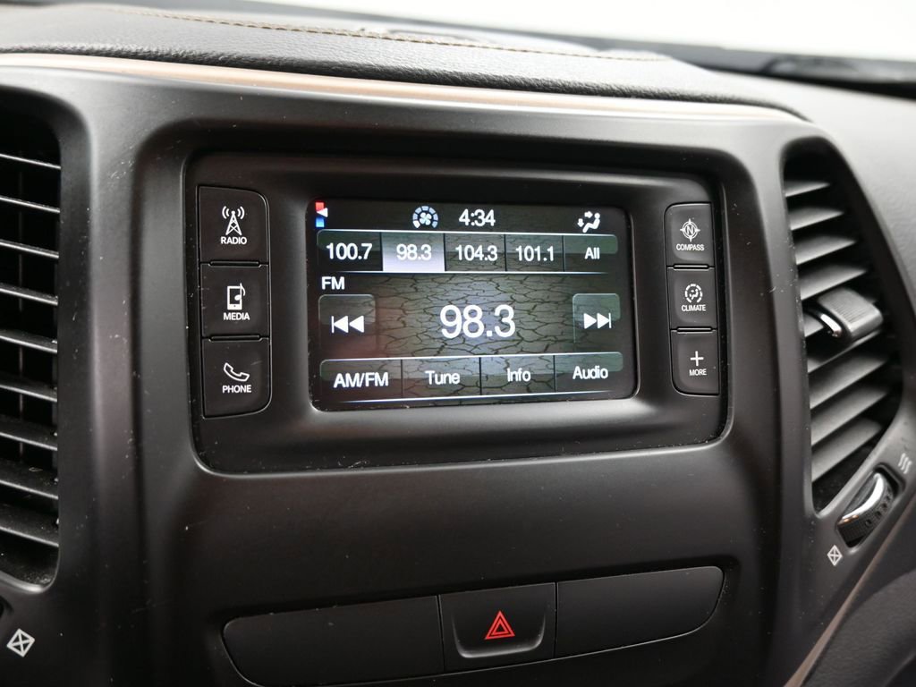 Used 2016 Jeep Cherokee Latitude image 34