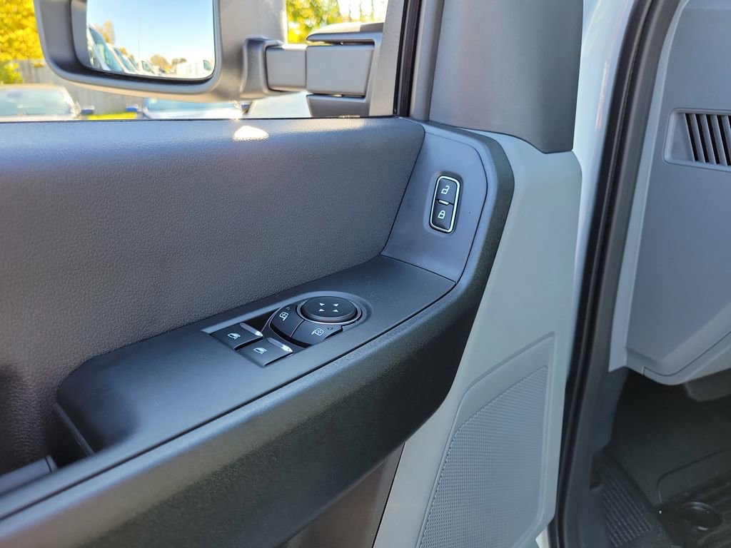 New 2026 Ford F550 4x4 Regular Cab Super Duty image 16