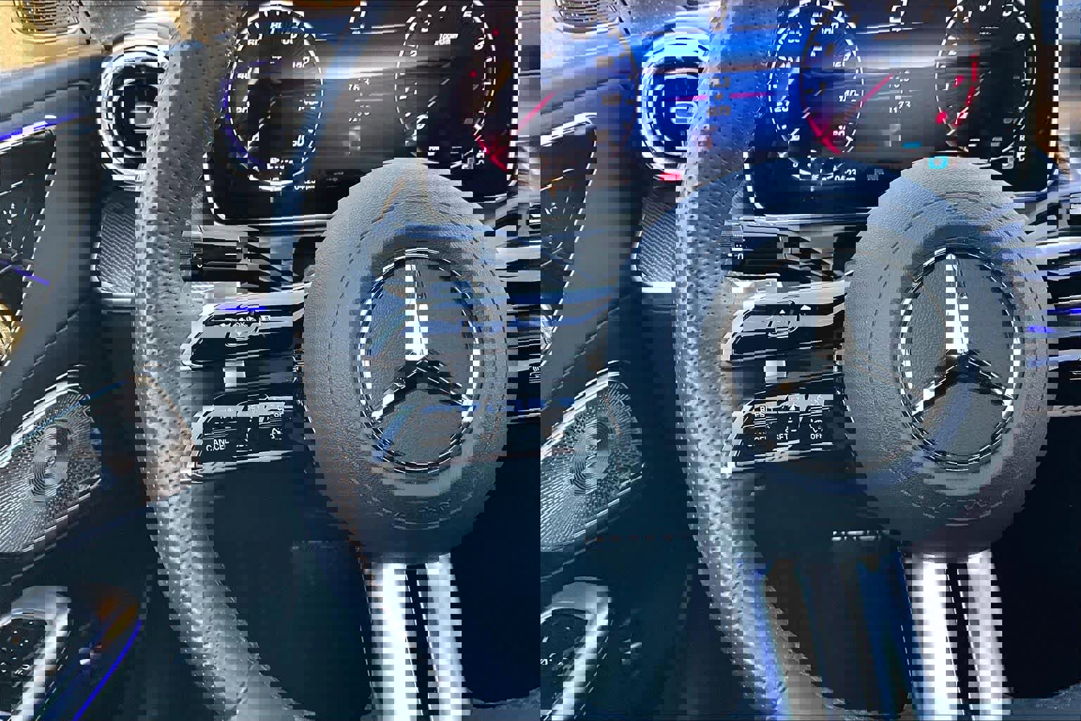 Used 2025 Mercedes-Benz C 300 Sedan image 24